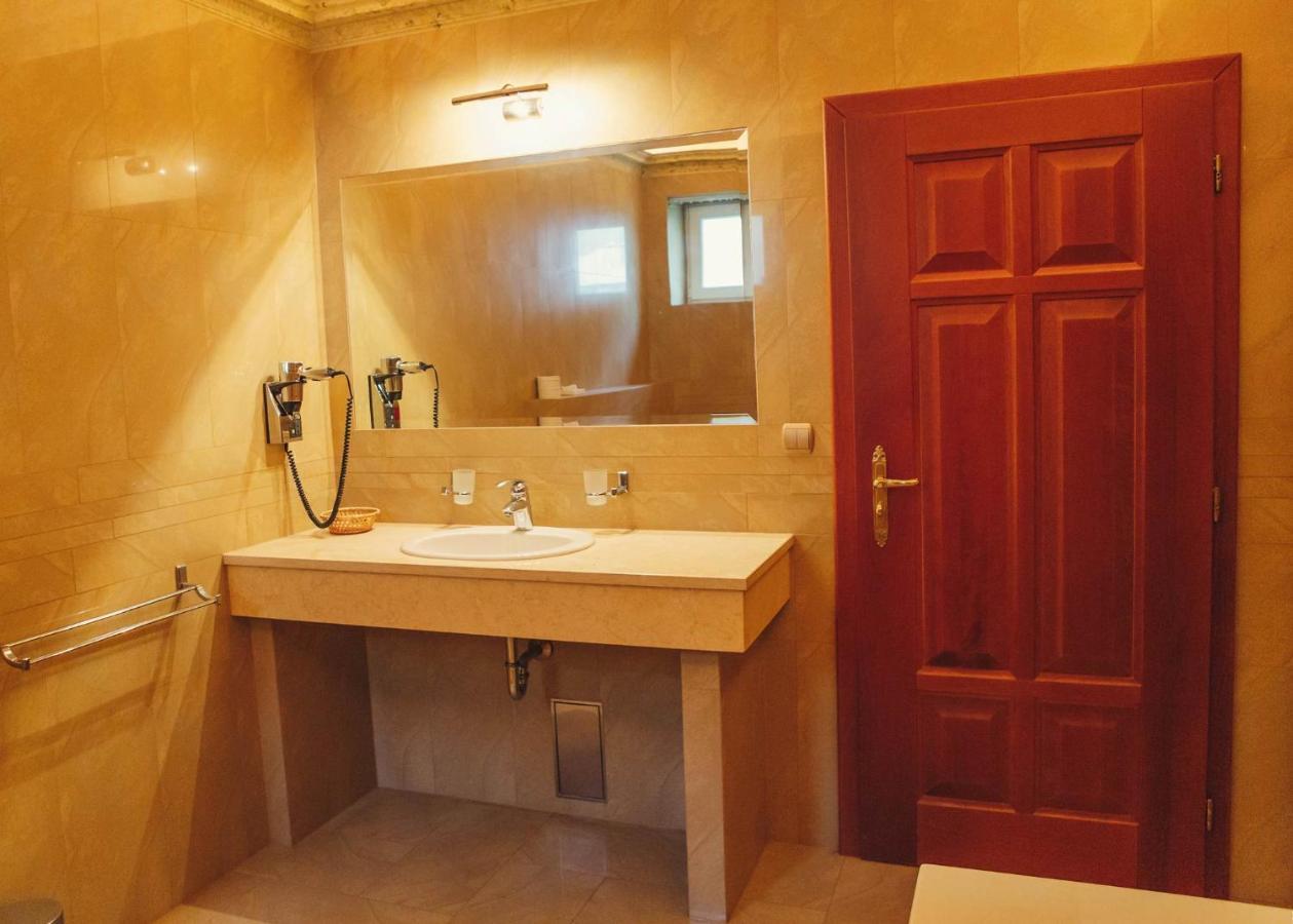 Hotel Memorial Terezin  Bagian luar foto